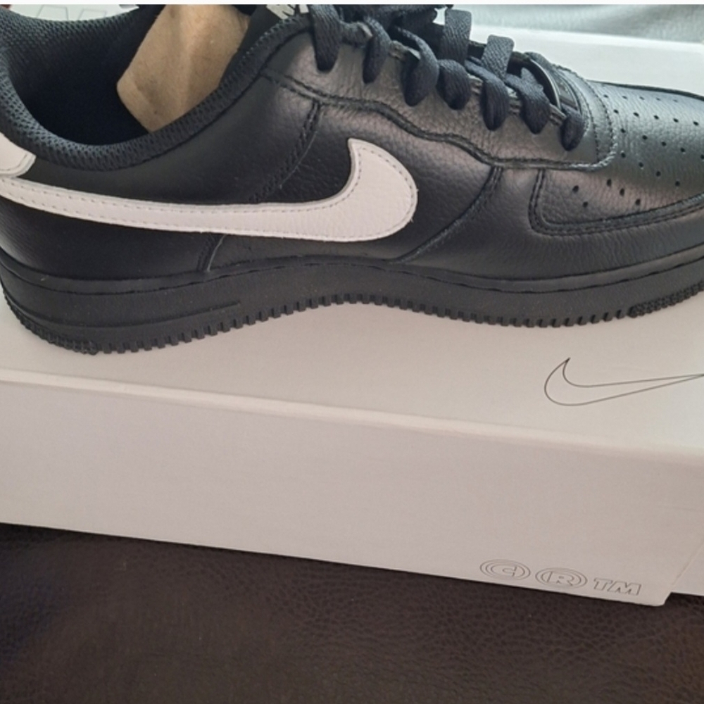 Nike Women's Black Athletic Shoes with White Logo